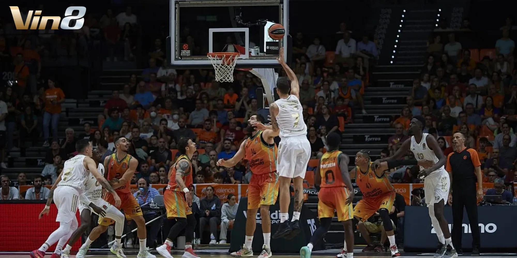 EuroLeague giải đấu bóng rổ danh giá nhất Châu Âu EuroLeague giải đấu bóng rổ danh giá nhất Châu Âu