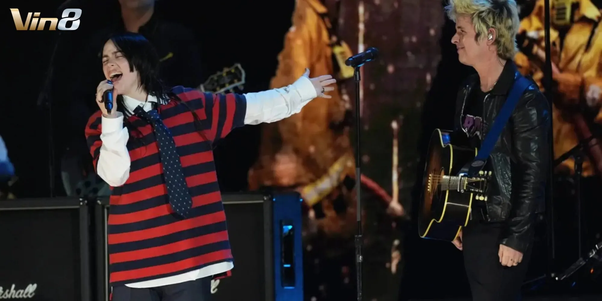 Billie Eilish mở màn FireAid với “Last Night on Earth” Billie Eilish mở màn FireAid với “Last Night on Earth”