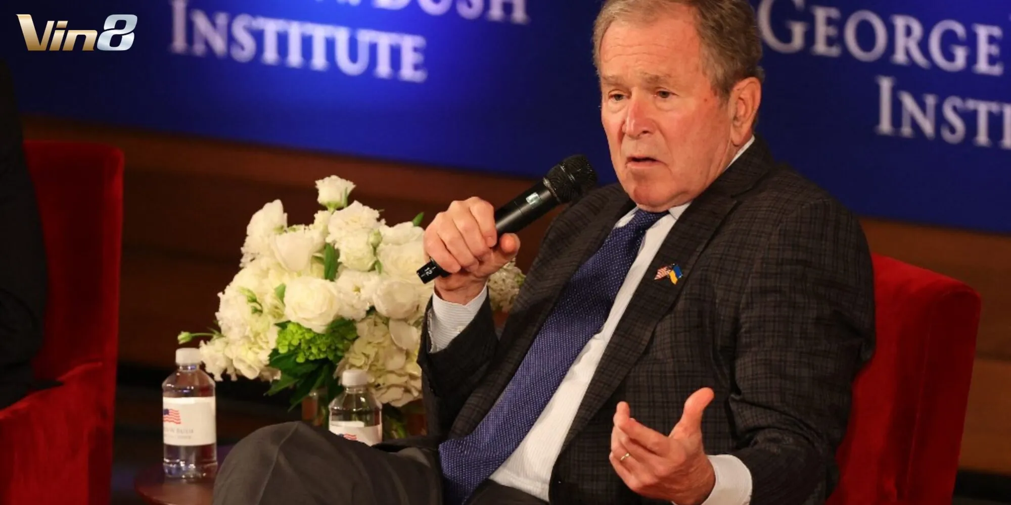 Gia tộc Bush là thế lực thao túng Nhà Trắng và thương trường toàn cầu Gia tộc Bush là thế lực thao túng Nhà Trắng và thương trường toàn cầu