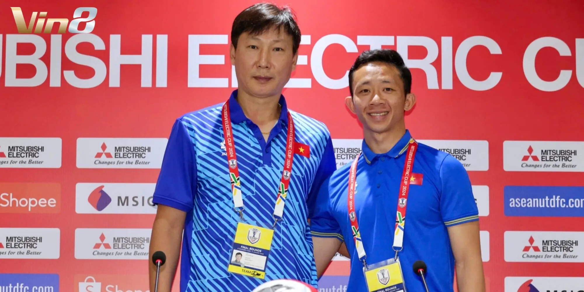 HLV Kim Sang Sik và học trò Ngọc Quang HLV Kim Sang Sik và học trò Ngọc Quang