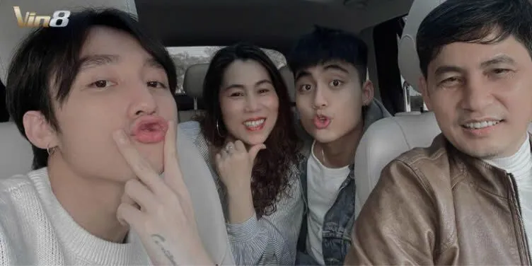 Khoảnh khắc ấm áp của Sơn Tùng M-TP và MONO bên gia đình