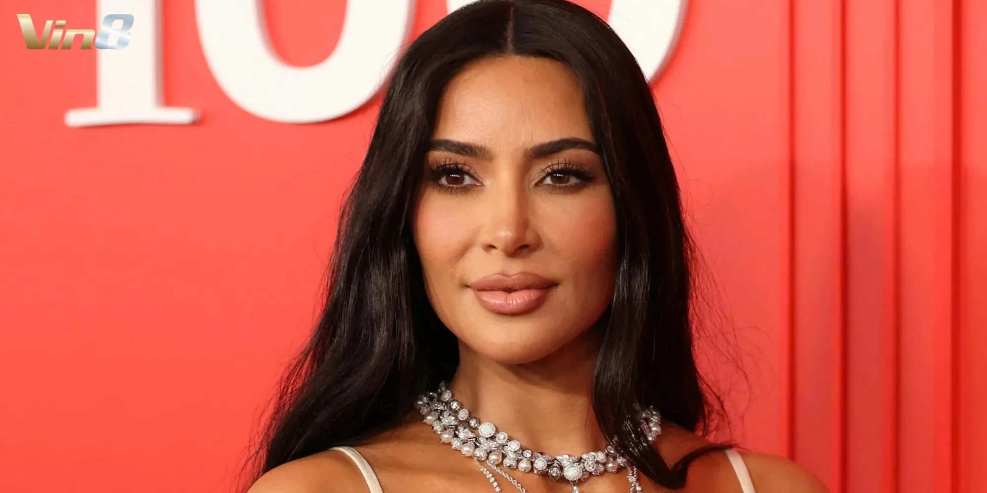 Kim Kardashian là biểu tượng sắc đẹp và kinh doanh toàn cầu Kim Kardashian là biểu tượng sắc đẹp và kinh doanh toàn cầu