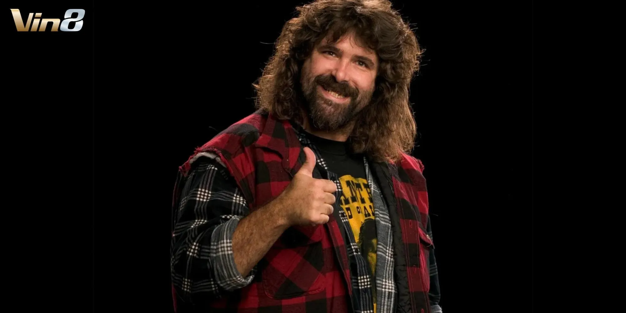Mick Foley được biết với khả năng cống hiến hết mình cho khán giả qua những trận chiến mãn nhãn nhất Mick Foley được biết với khả năng cống hiến hết mình cho khán giả qua những trận chiến mãn nhãn nhất