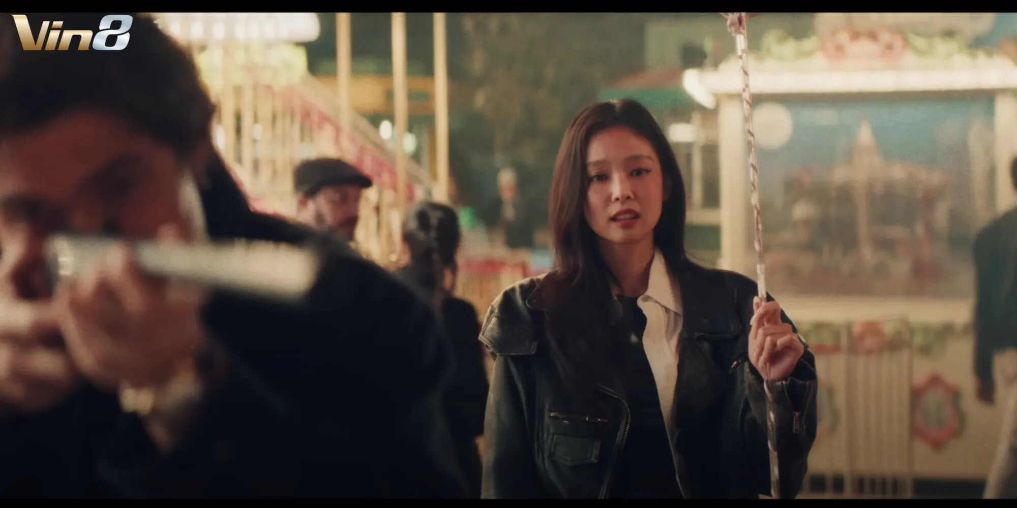 MV mới của Jennie có sự góp mặt của nam tài tử Charles Melton MV mới của Jennie có sự góp mặt của nam tài tử Charles Melton