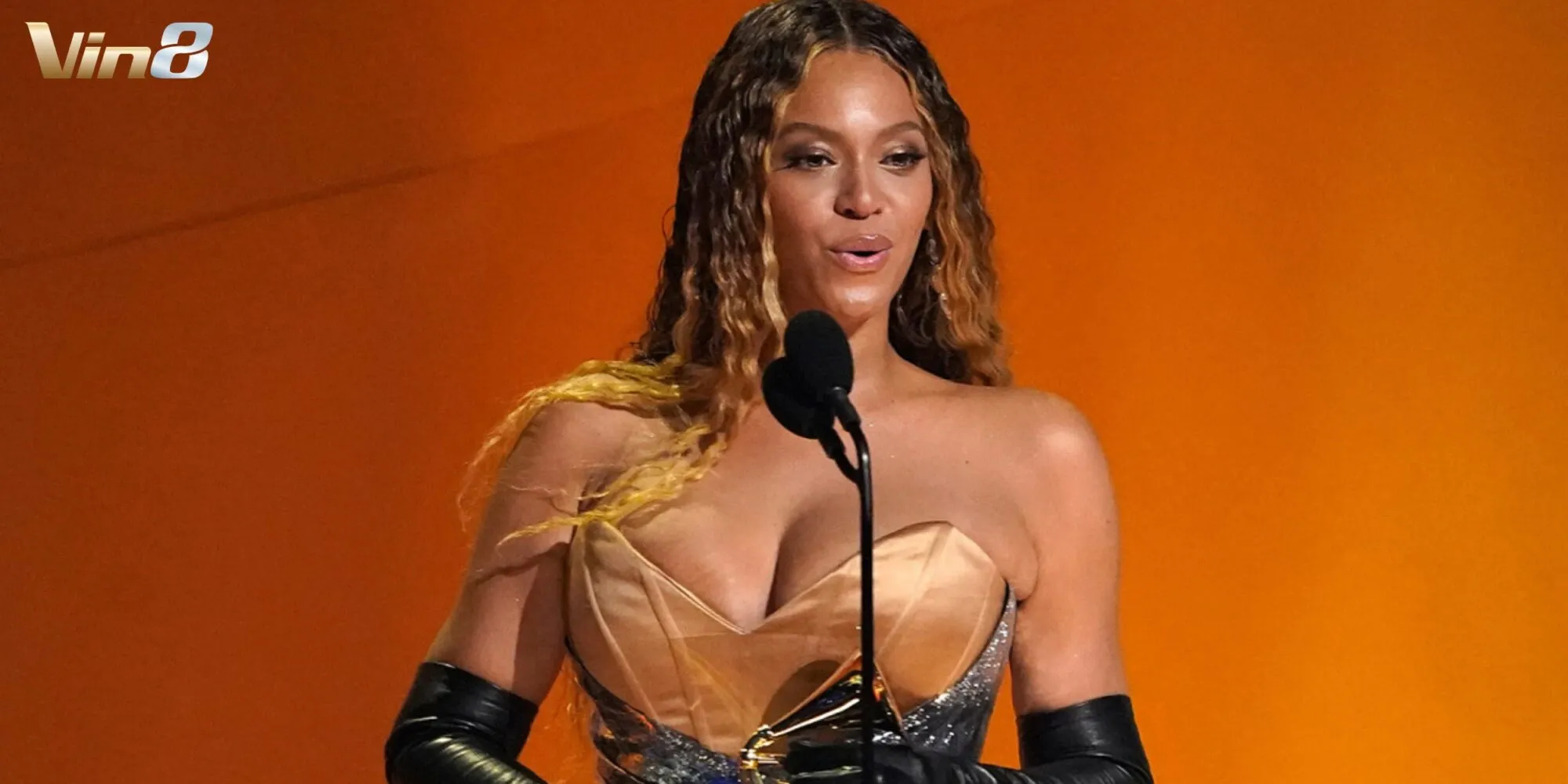 Nữ nghệ sĩ xúc động phát biểu trong Grammy 2025 Nữ nghệ sĩ xúc động phát biểu trong Grammy 2025
