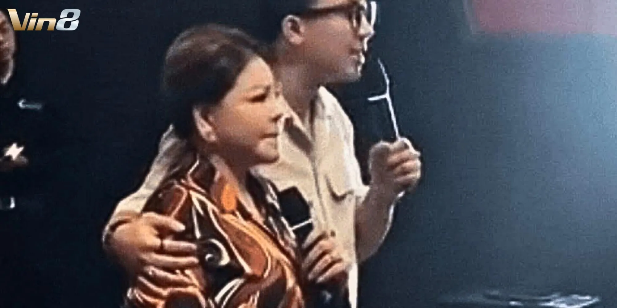 Trấn Thành ôm Lê Giang khi đàn chị của mình quá xúc động Trấn Thành ôm Lê Giang khi đàn chị của mình quá xúc động