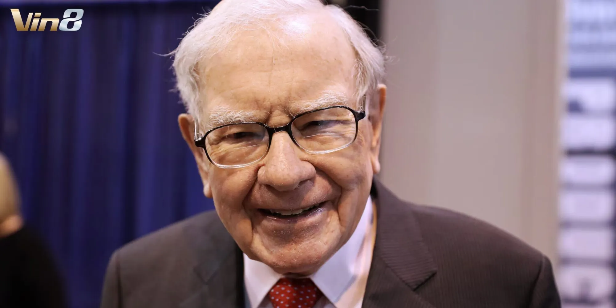 Warren Buffett là bậc thầy đầu tư với triết lý đơn giản nhưng lợi nhuận khổng lồ Warren Buffett là bậc thầy đầu tư với triết lý đơn giản nhưng lợi nhuận khổng lồ