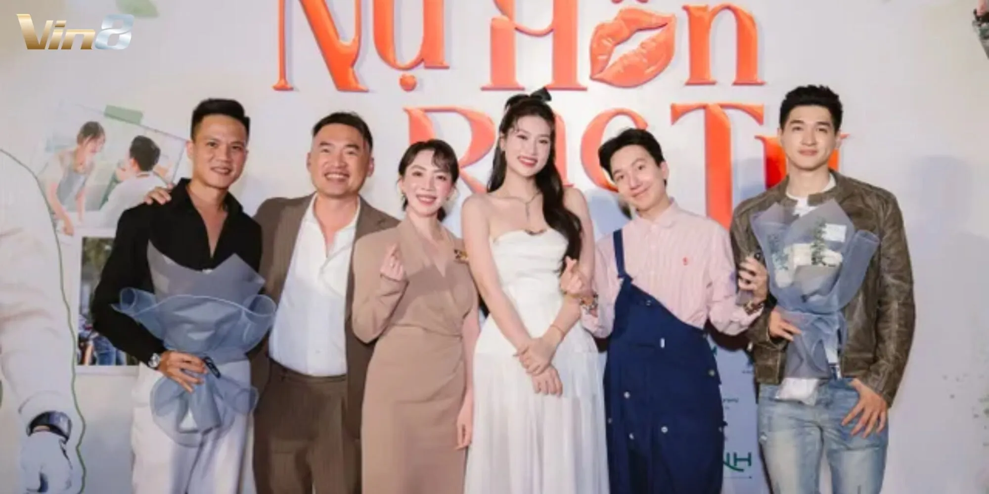 Vài nét khái quát giới thiệu về Nụ Hôn Bạc Tỷ Vài nét khái quát giới thiệu về Nụ Hôn Bạc Tỷ